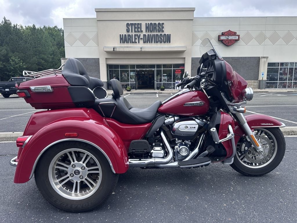 New 2024 Harley-Davidson FLRT - Freewheeler - photo - 1